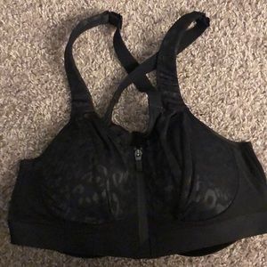 Victoria’s Secret maximum support sports bra